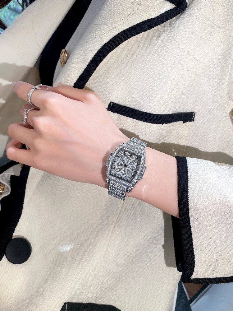 Reloj de cuarzo con diamantes  - Home Office Design Ideas reseña y precio
