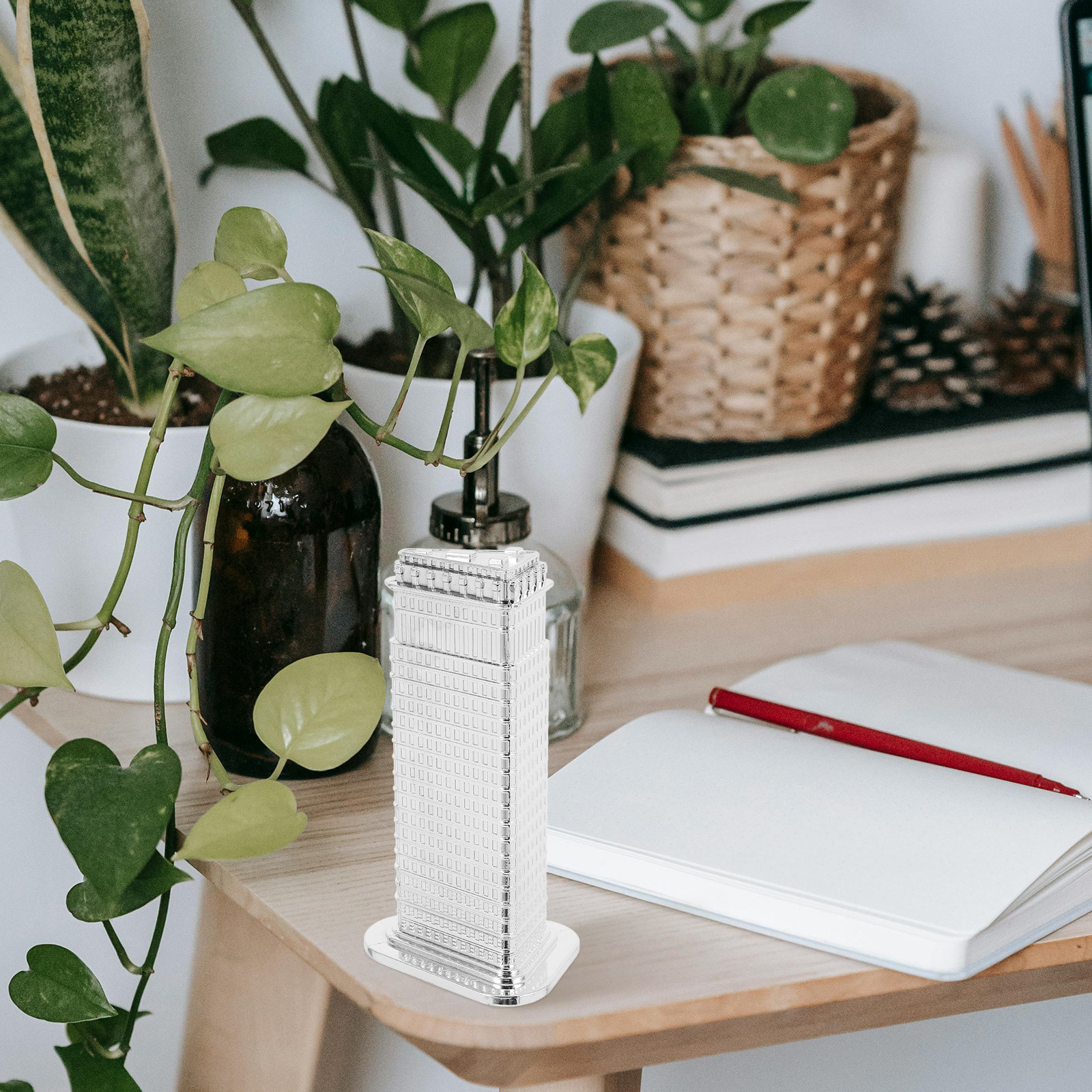 Escultura Decorativa de Metal  - Home Office York reseña y precio